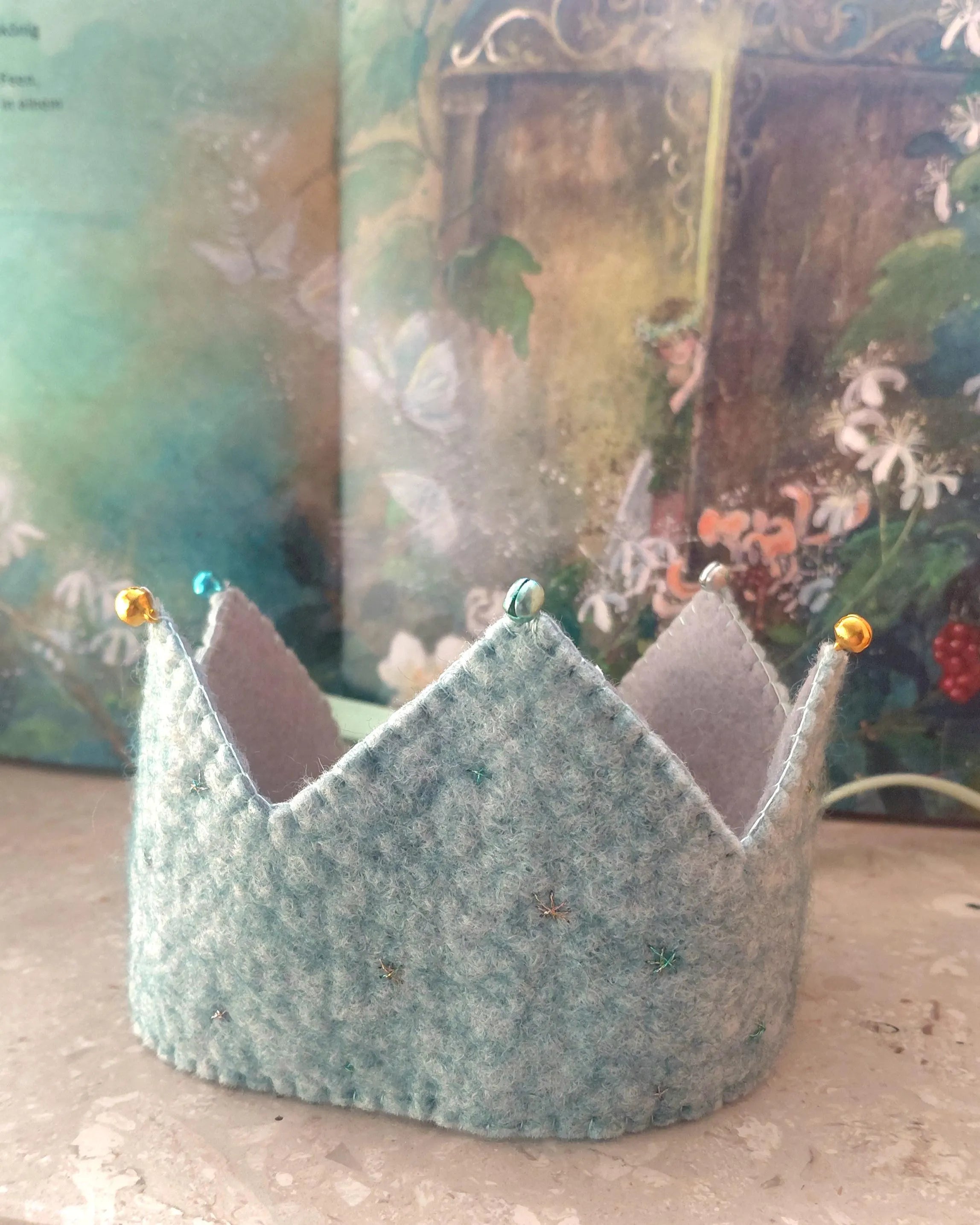 Woollen Crown